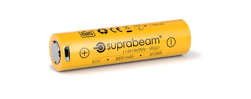 Gelbe Suprabeam 18650 Li-Ion Batterie mit 3000 mAh, Details wie Spannung und Logos sind aufgedruckt.