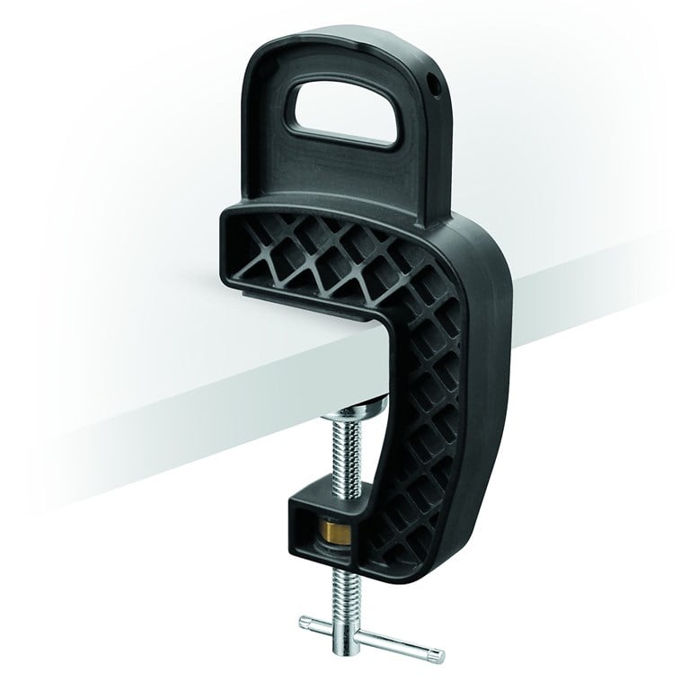 Schwarze Toko Express BC Ski Vise Centerpiece auf weißem Untergrund. Detailaufnahme der Schraubzwinge mit Griff und geriffelter Struktur.
