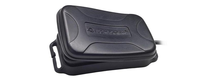 Suprabeam V3 Akku-Pack Dunkelgraues, rechteckiges Suprabeam V3 Air Akku-Pack aus Kunststoff mit Markenlogo, Kabelanschluss und Bandbefestigung.