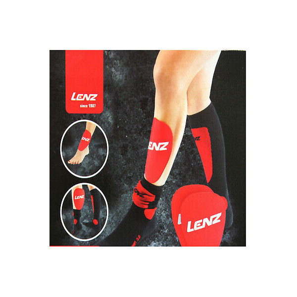 Lenz Gel Pad Verpackung Verpackung Lenz Schienbein Gel Pad 1.0: Bein mit schwarzer Socke und rotem Gel Pad, Fuß und Bein mit Gel Pad im Kreis.