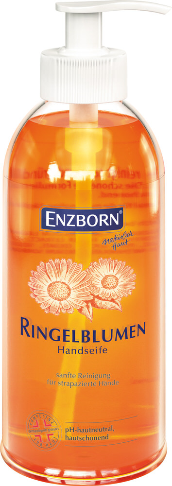 Durchsichtige Spenderflasche mit orangener Ringelblumen Handseife und weißem Spenderaufsatz.