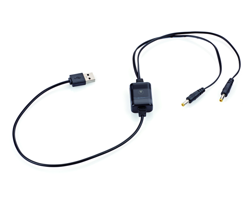 Schwarzes USB Ladekabel für C-Pack Batterien mit rundem, zweipoligem Stecker.