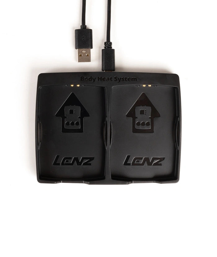 Lenz RCB 2000 Akkuladegerät Schwarze Lenz RCB 2000 Akku-Ladeschale mit zwei Ladeslots und zugehörigen USB-Kabeln.