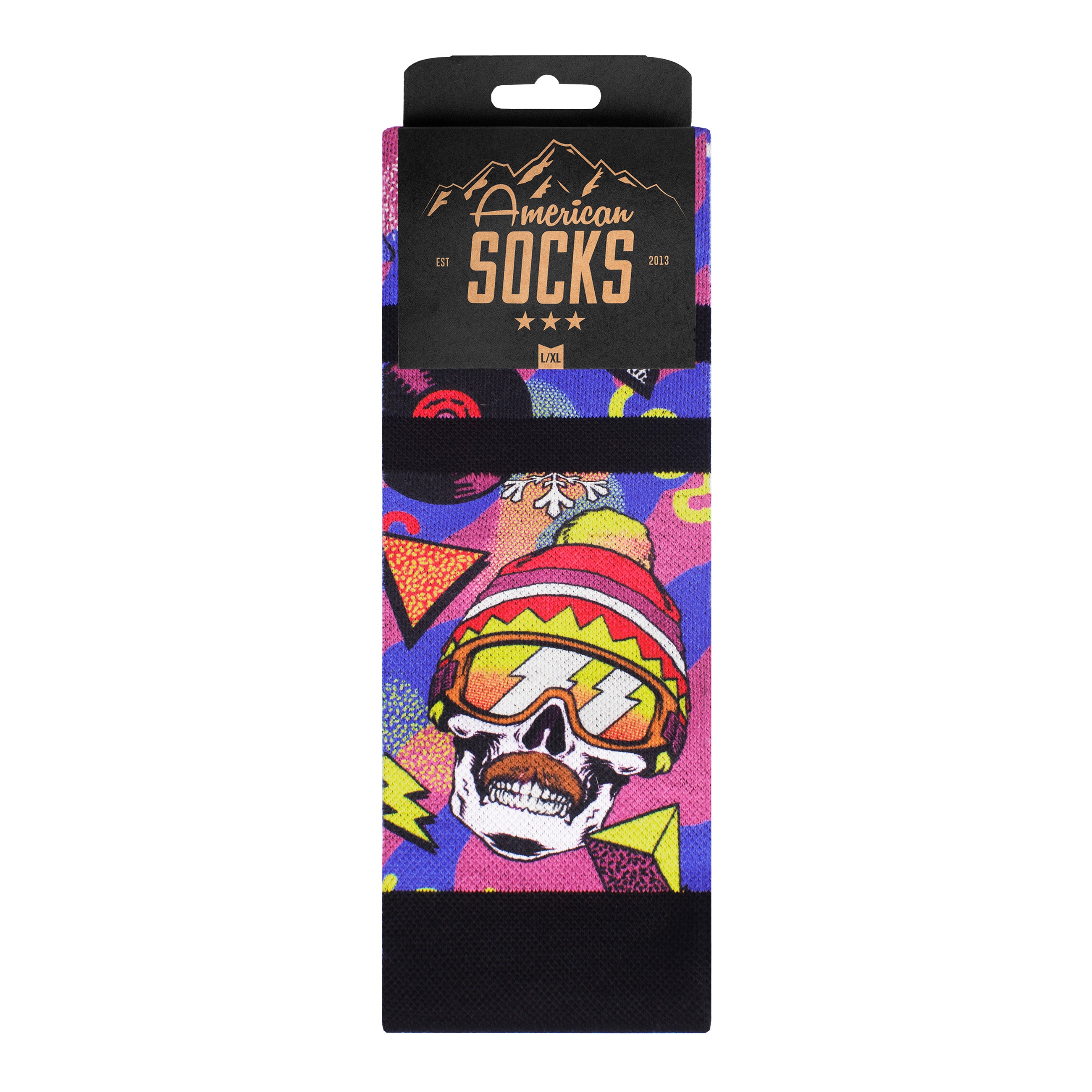 Verpackte Snow Socks mit Totenkopfmotiv mit Mütze und Brille im Retro-Design.