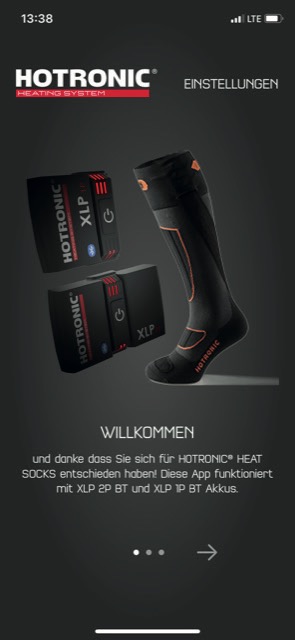 Heizsocke und Akku App-Ansicht: Hotronic XLP 1P BT Akku neben beheizbarer Socke auf dunklem Grund.