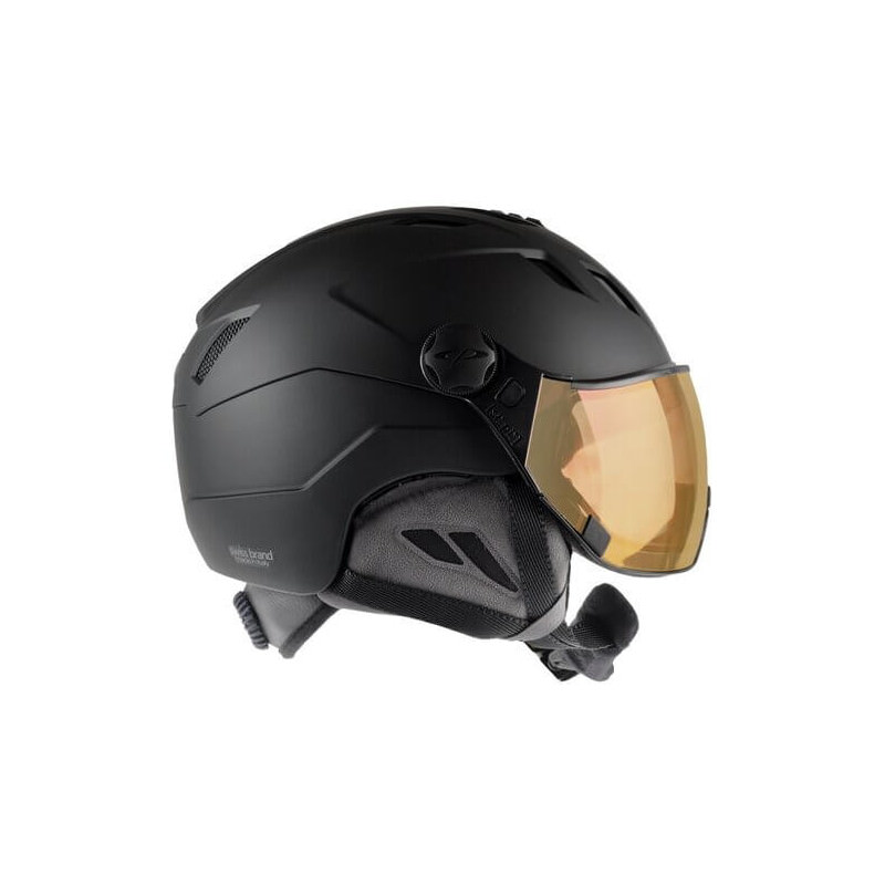Schwarzer Skihelm mit Visier Schwarzer Skihelm CP CORAO+ mit goldenem Visier von der Seite, Kinnriemen sichtbar.