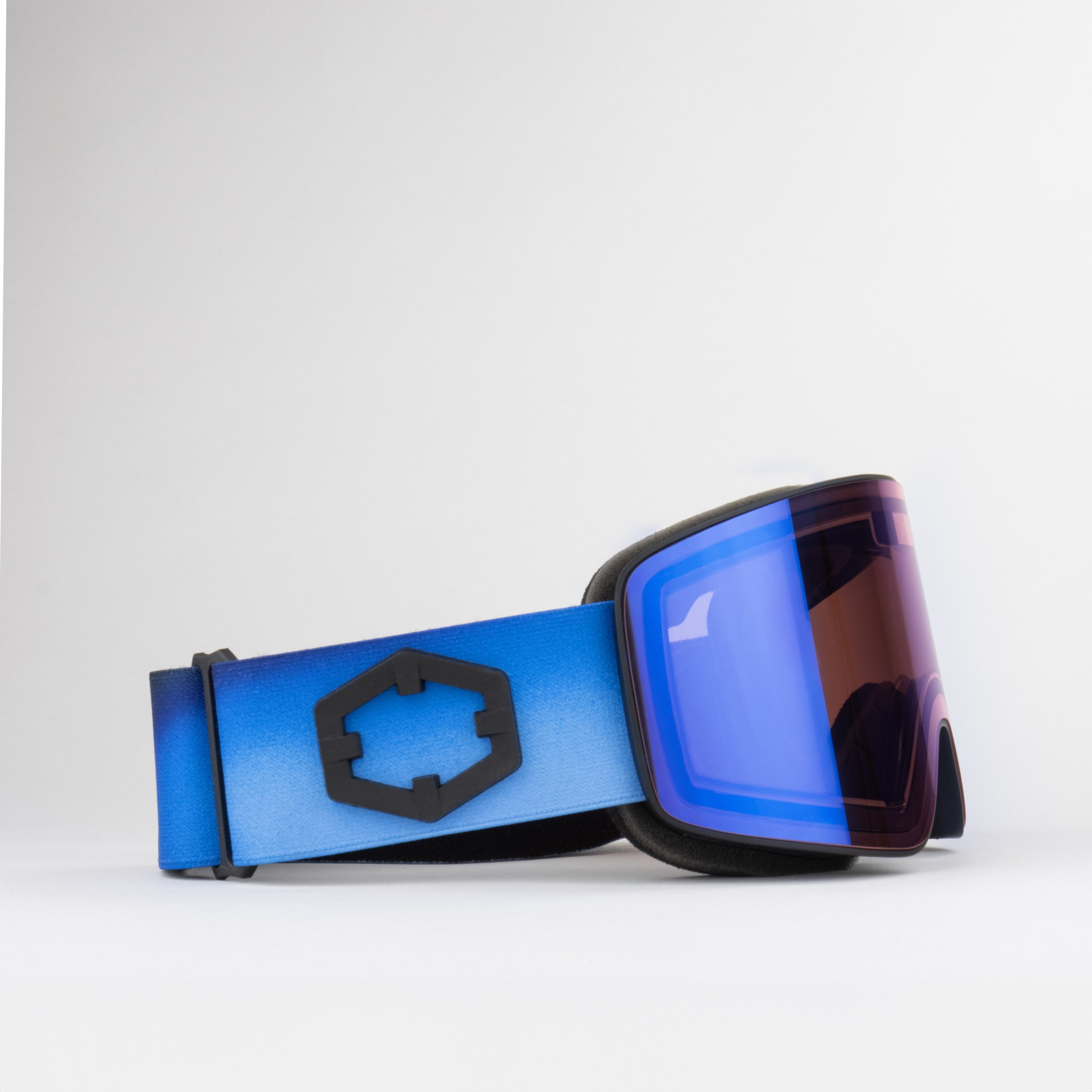 Skibrille Outof Electra 2 Blur Irid Blue von der Seite, blaues Band, verspiegelte Linse.