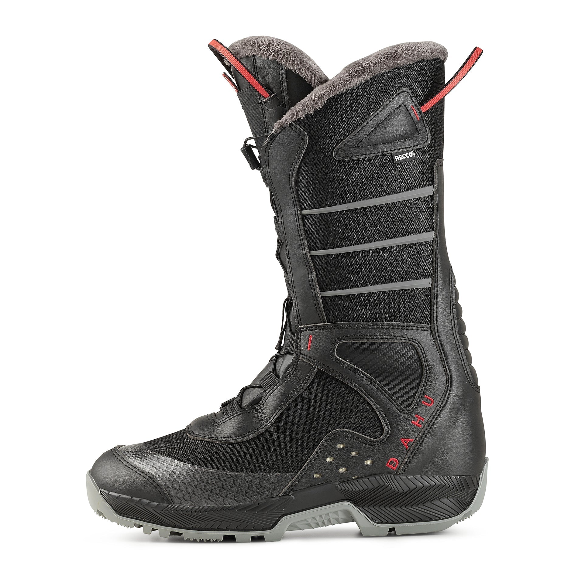 Schwarzer Dahu Skischuh Schwarzer Dahu Ecorce 01X Skischuh von der Seite, mit rotem Akzent, hohem Schaft und grauem Futter.