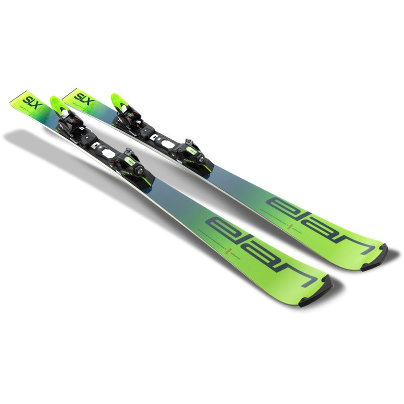 Elan SLX Ski Grün/Grau Elan SLX Ski mit Bindung in Grün und Grau, diagonal angeordnet, auf weissem Grund.